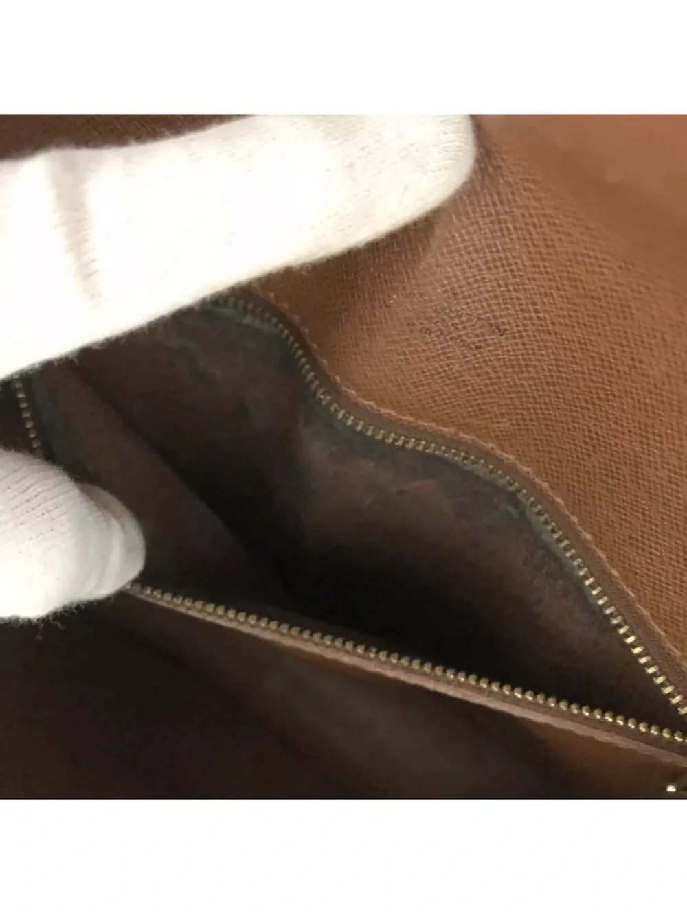 Vintage Louis Vuitton Brown Monogram Saint Cloud Crossbody with Tan Accent - Picture 12 of 16